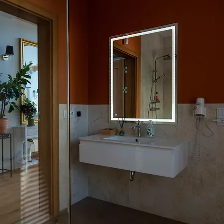 Leo House Villa *